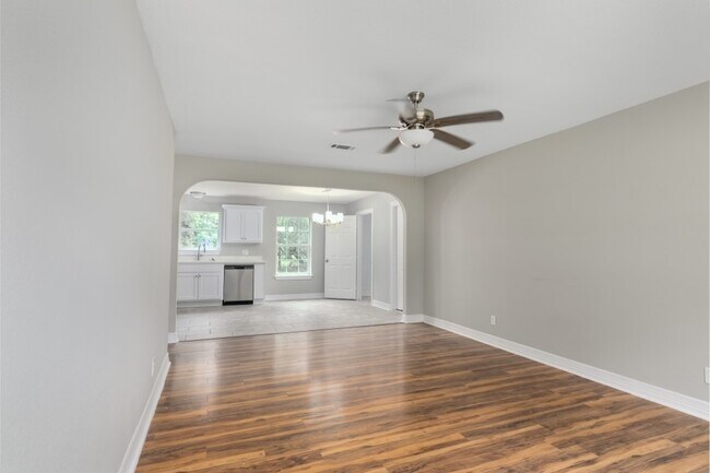 Foto del edificio - 512 N Inwood Dr