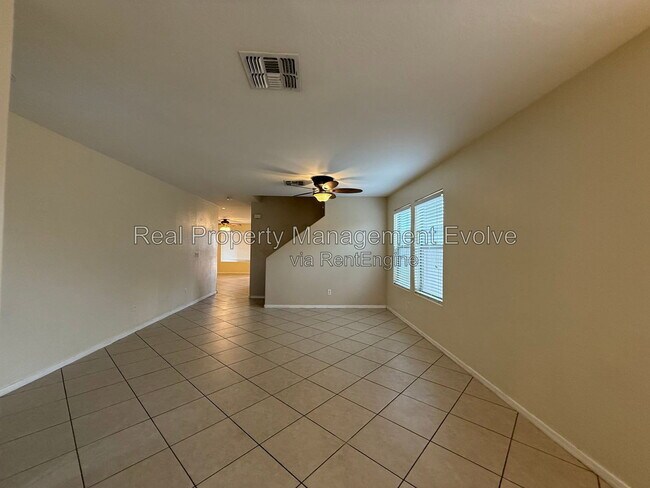Foto del edificio - 25824 W Burgess Ln