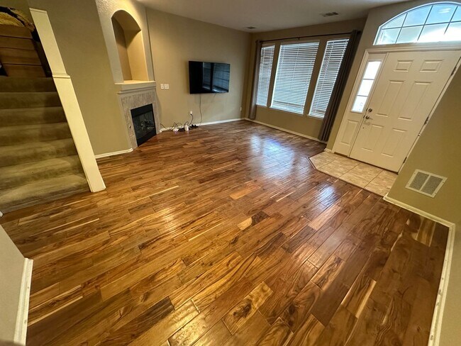 Foto del edificio - 3 Bed 3 bath Townhome in Castle Rock!