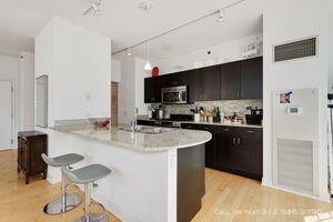 Building Photo - Contemporary 2 Bedroom Loop Pied-a-Terre