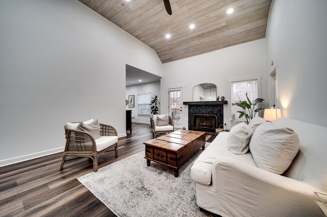 Foto del edificio - 118 River Chase