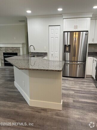 Building Photo - 200 Ironwood Dr