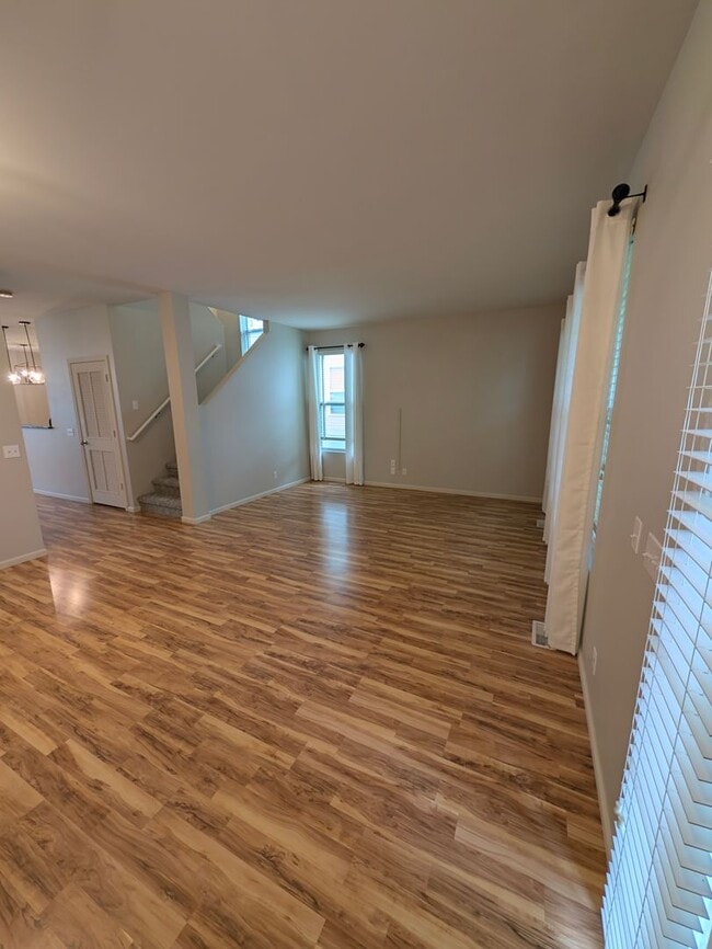 Building Photo - 908 S Mineral Dr