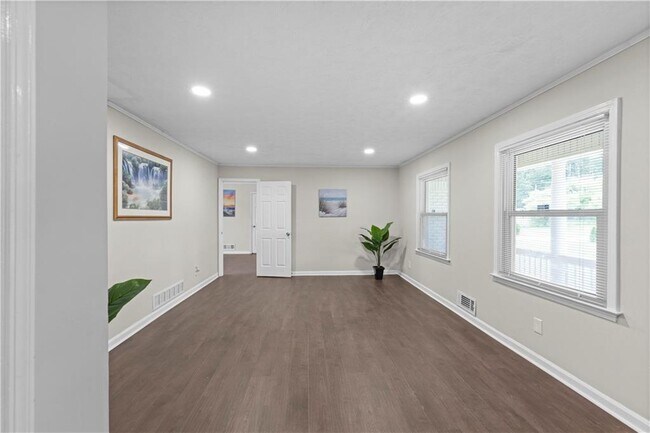 Building Photo - 5245 Stonewall Tell Rd