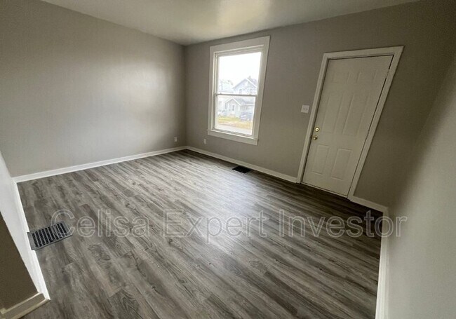 Foto del edificio - 1715 St Marys Ave
