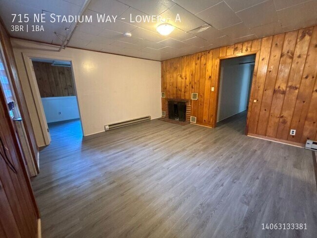 Foto del edificio - 715 NE Stadium Way