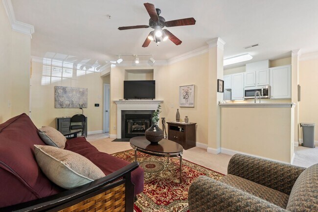 Foto del edificio - Fully Furnished  | Utilities Included | Flexible Lease Terms