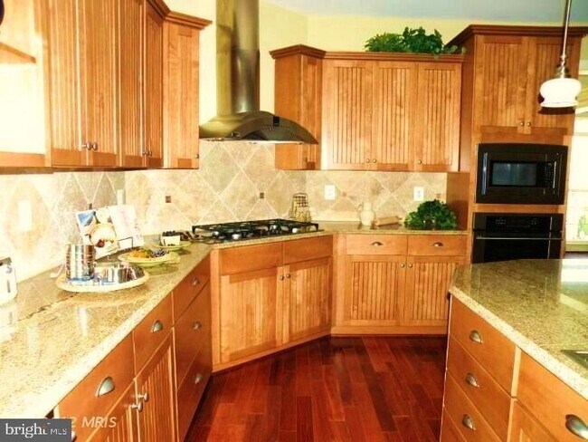 Building Photo - 5809 Deep Creek Dr