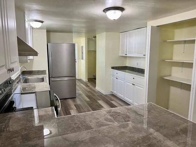 Building Photo - 4741 Rustic Ct E