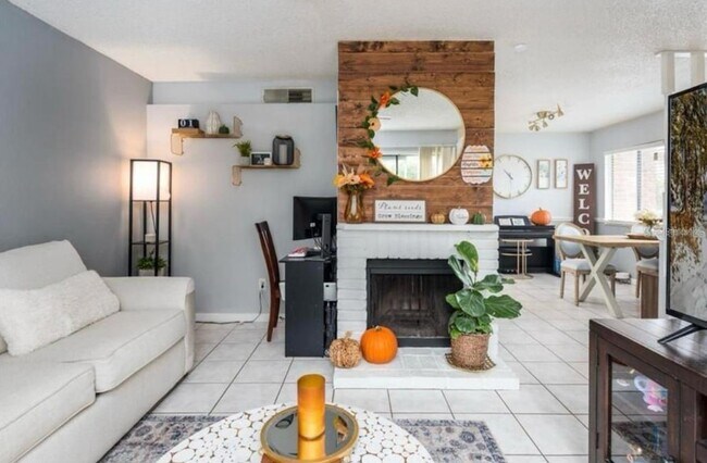 Foto del edificio - 2342 Huntington Green Ct