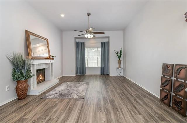 Building Photo - 10416 High Hollows Dr