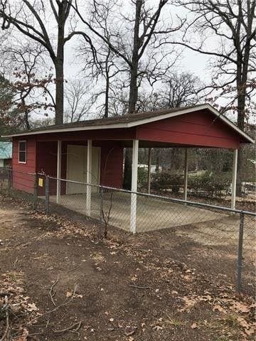 Building Photo - 1000 Holiday Dr