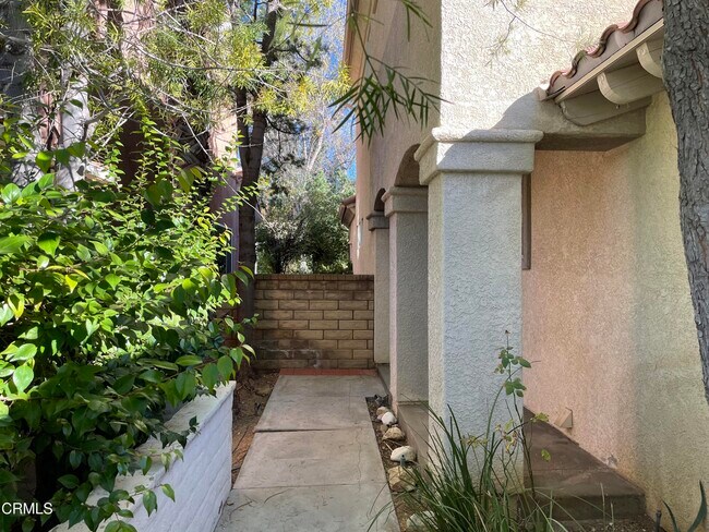 Building Photo - 27810 Sandstone Ct