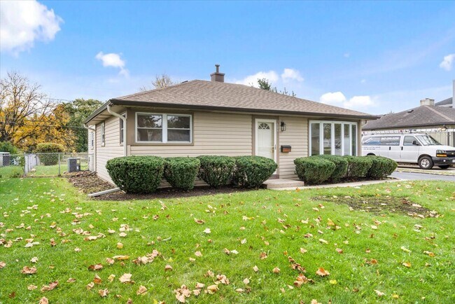 Building Photo - 3604 Owl Dr