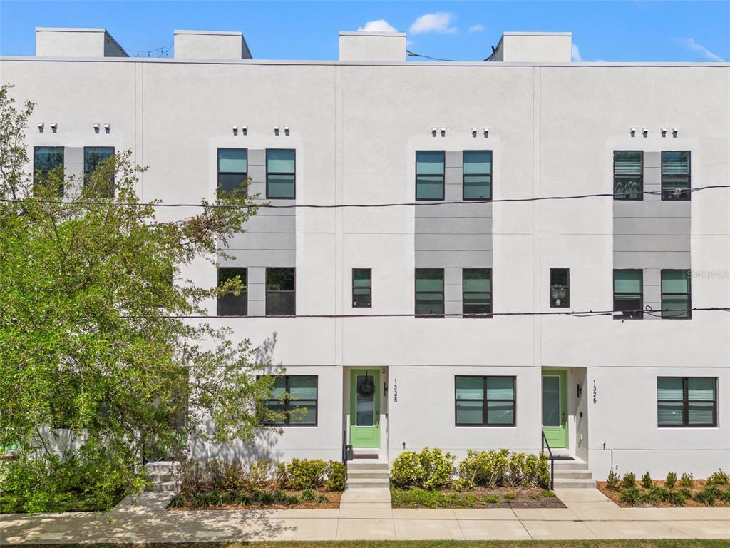 Primary Photo - 1325 W Fig St