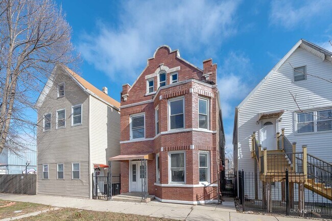 Building Photo - 4505 S Justine St