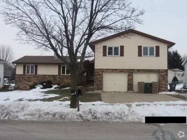 Building Photo - 1230 S Thompson Dr