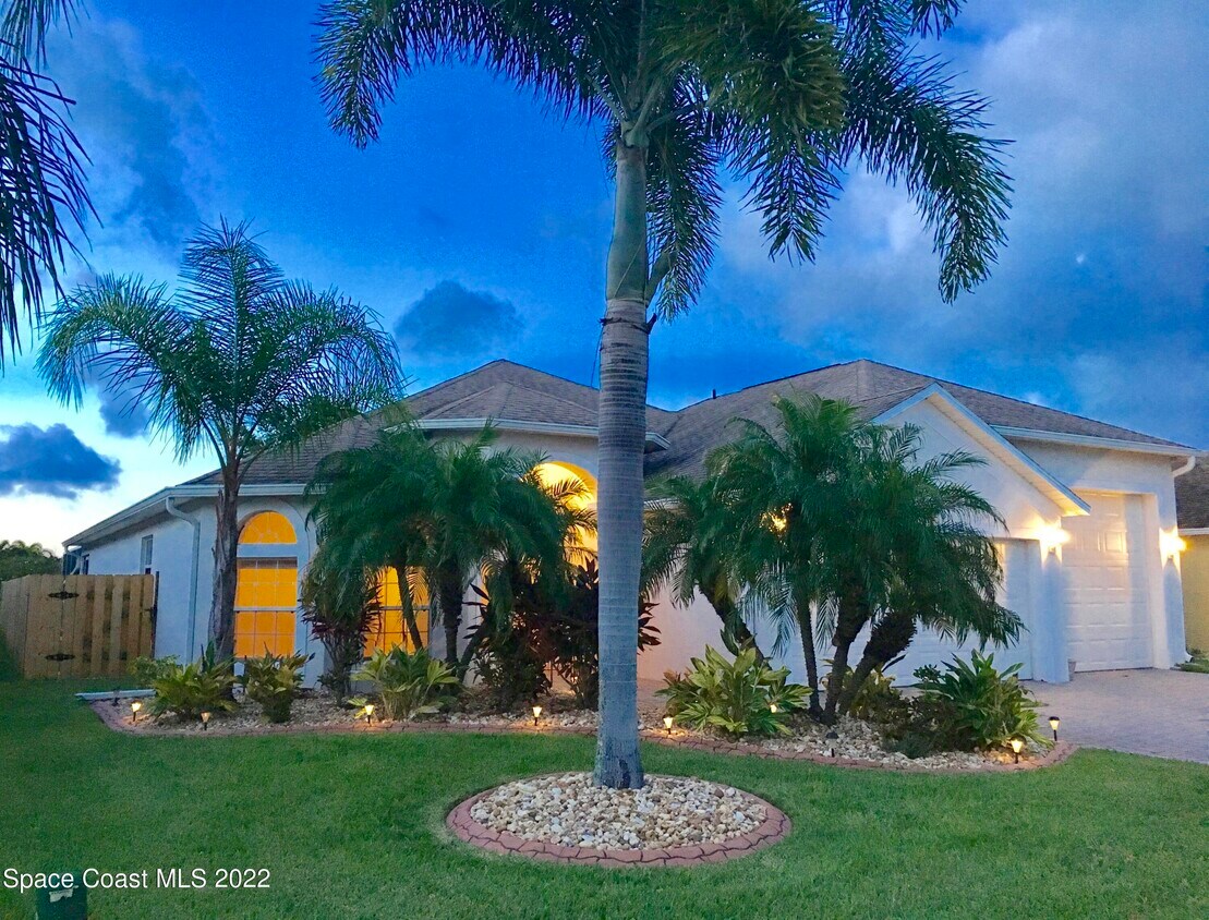 Foto principal - 1967 Auburn Lakes Dr