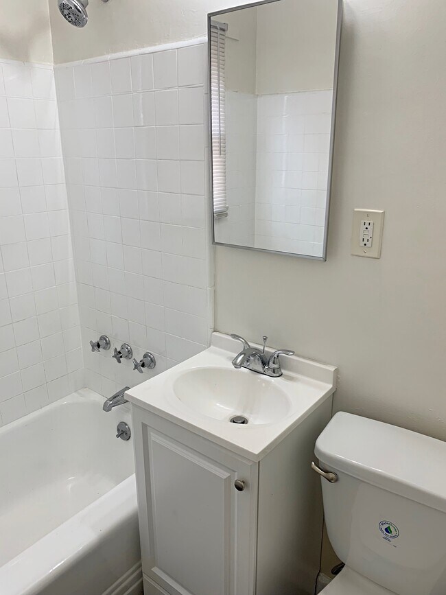 Foto del edificio - 1249 N Edgemont St