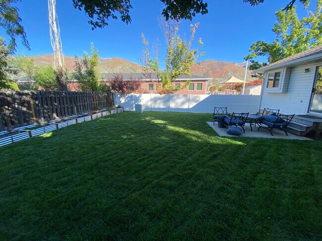 Foto del edificio - 1084 W 1060 N