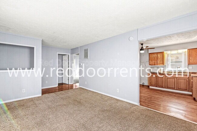 Foto del edificio - 1449 S Leland Ave