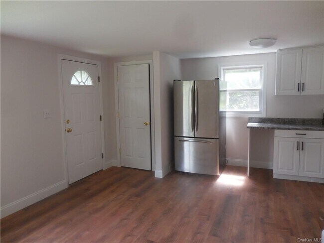 Building Photo - 55 Ohioville Rd