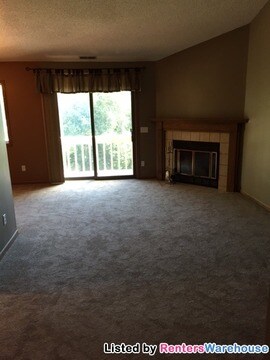 Building Photo - 2628 Lake Court Dr