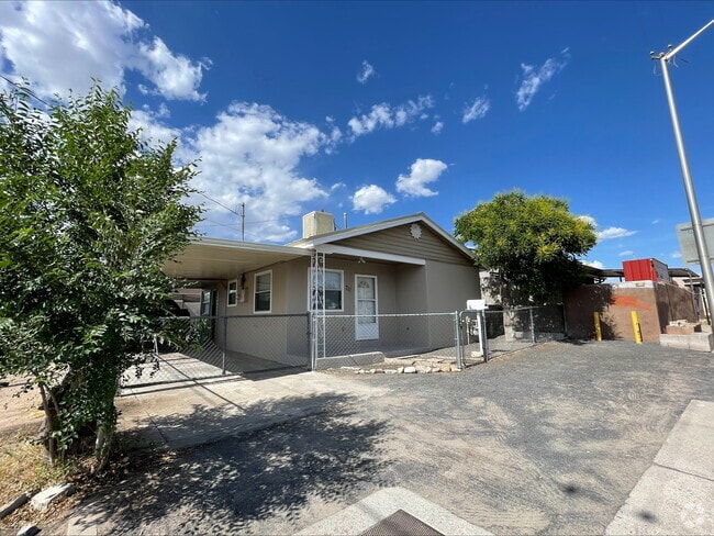 Building Photo - 711 Avenida Cesar Chavez SE