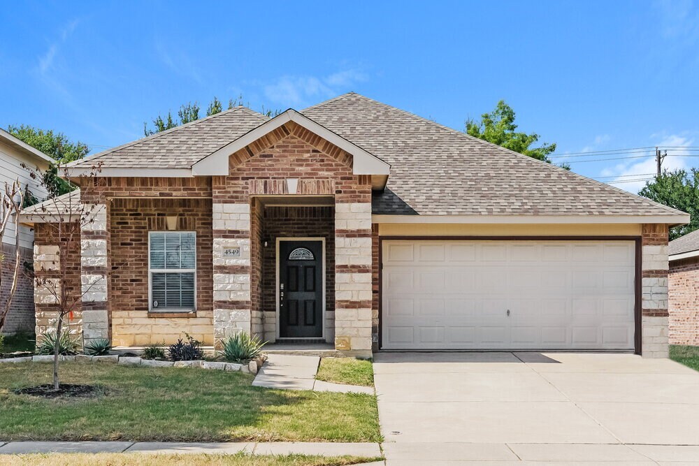 Primary Photo - 4549 Lacebark Ln