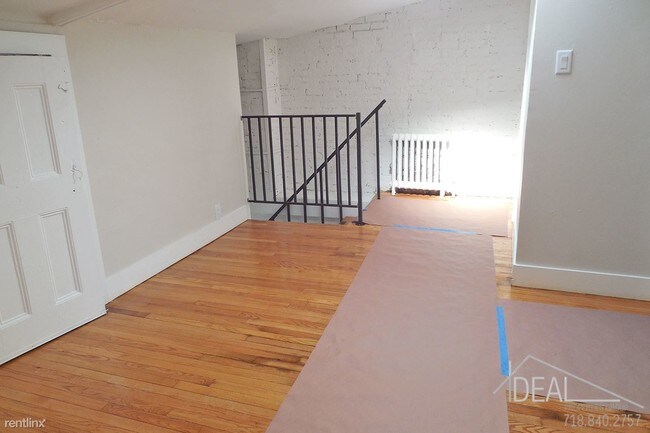Building Photo - 207 Clinton St