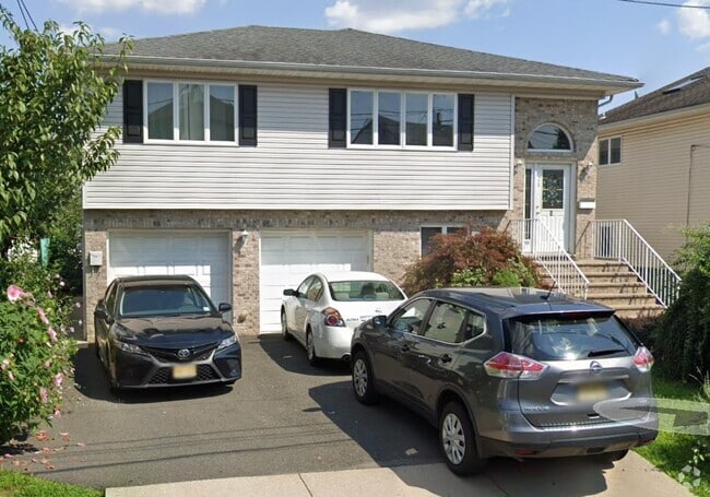 Building Photo - 28 Williams Ave