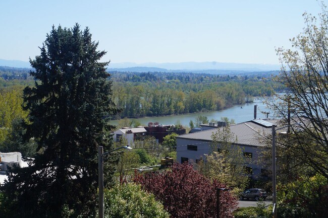 Foto del edificio - S. Corbett Beautiful two bedroom condo wit...