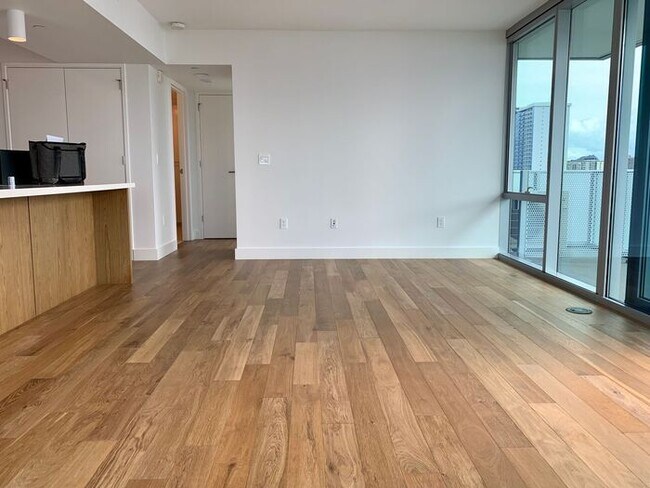 Foto del edificio - Azure Ala Moana: Brand New 2 Bed, 2 Bath, 2 Parking, Condo w/ Storage and Ocean and Mountain Views!