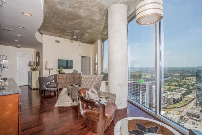 Building Photo - 360 Nueces St