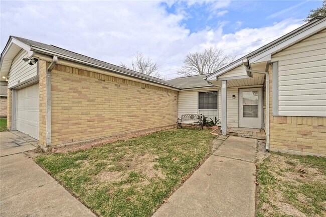 Building Photo - 20226 Beechview Ln
