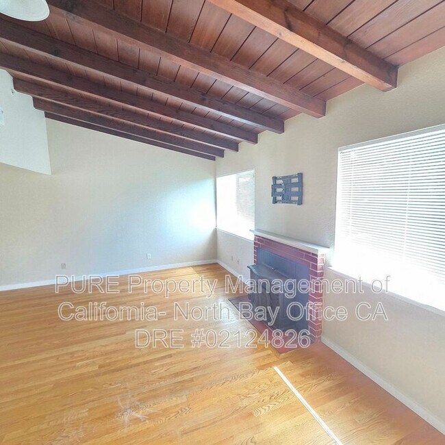 Foto del edificio - 132 Arlington Dr