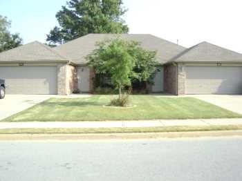 Foto principal - 806 Oakwood Ct