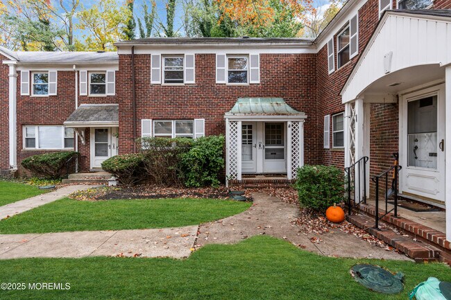 Foto del edificio - 102 Manor Dr