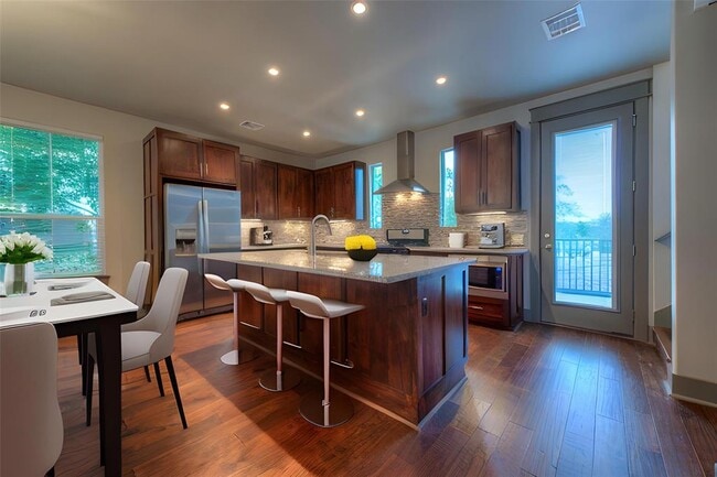 Building Photo - 3110 Grandview St