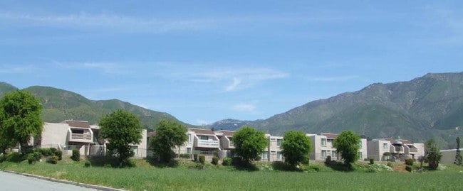 2265 Denair Ave - Fountain Place Apartments