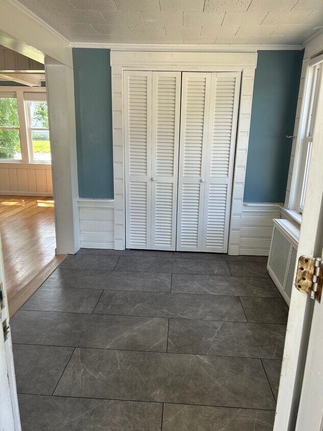 Entry way - 225 Pleasant St