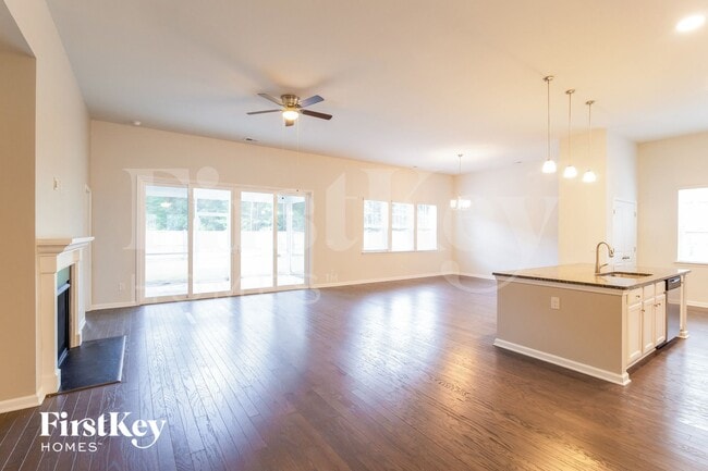 Building Photo - 631 Woolum Dr