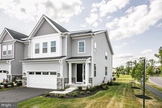 Building Photo - 665 Levering St