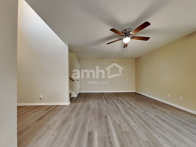 Foto del edificio - 25 Willow Lakes Dr