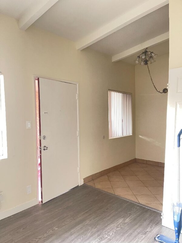 Foto del edificio - 12826 Vanowen St