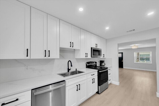 Foto del edificio - 3009 W Binnicker Ave