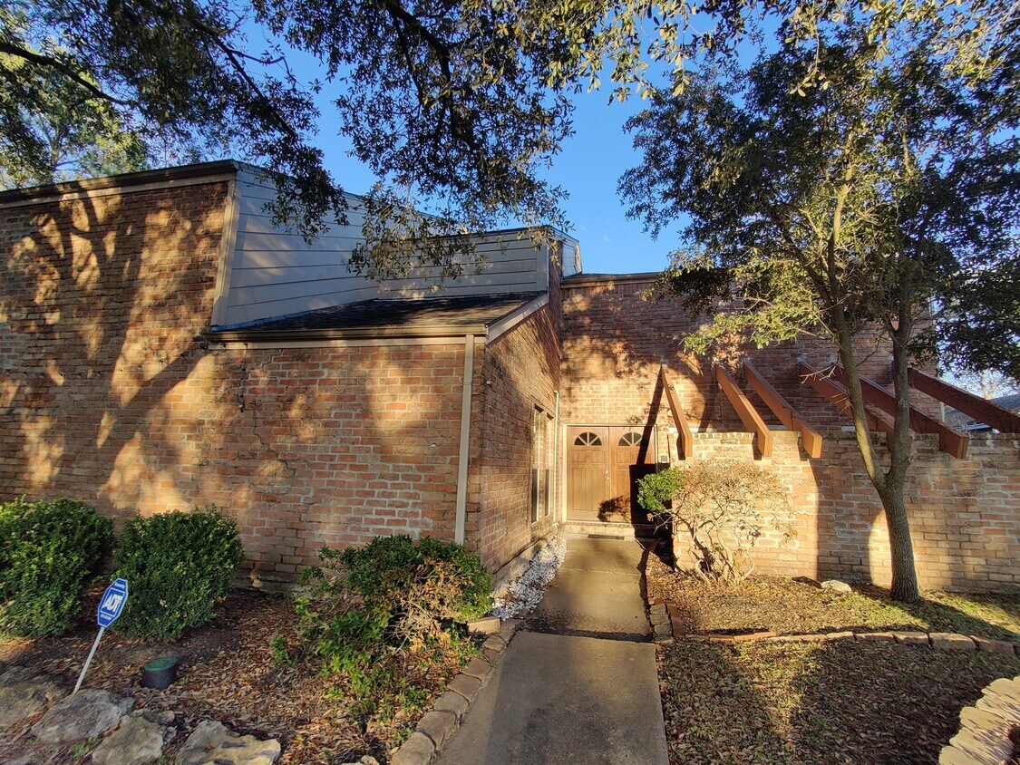 1603 Warwickshire Dr, Houston, TX 77077 House Rental in Houston, TX