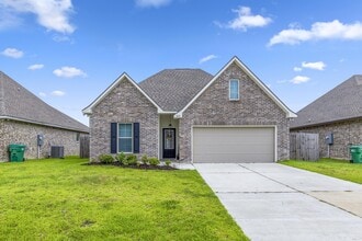 Building Photo - 1834 Poeyfarre Dr