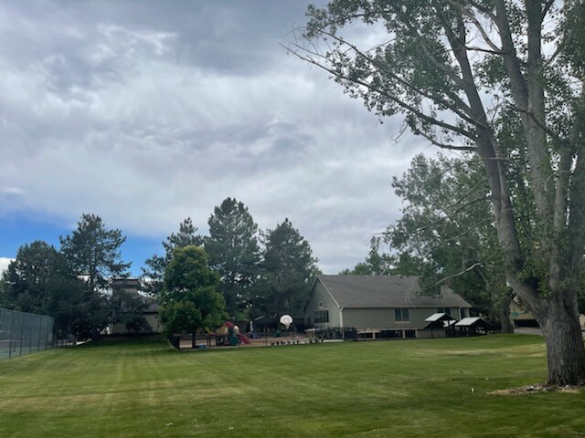 Foto del edificio - 2828 Silverplume Dr