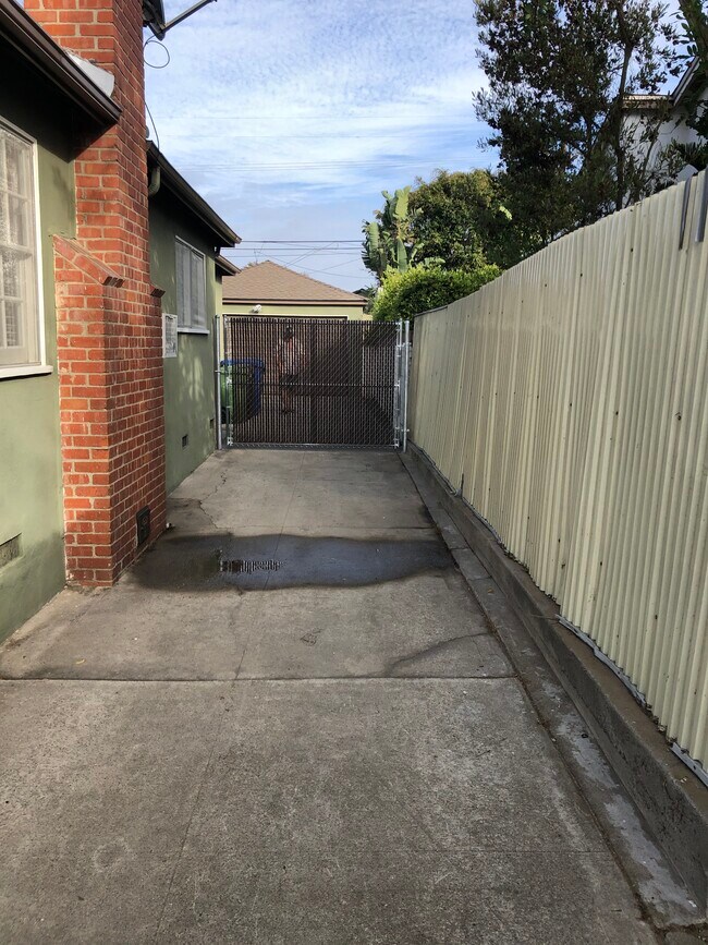 Driveway - 8112 Loyola Blvd